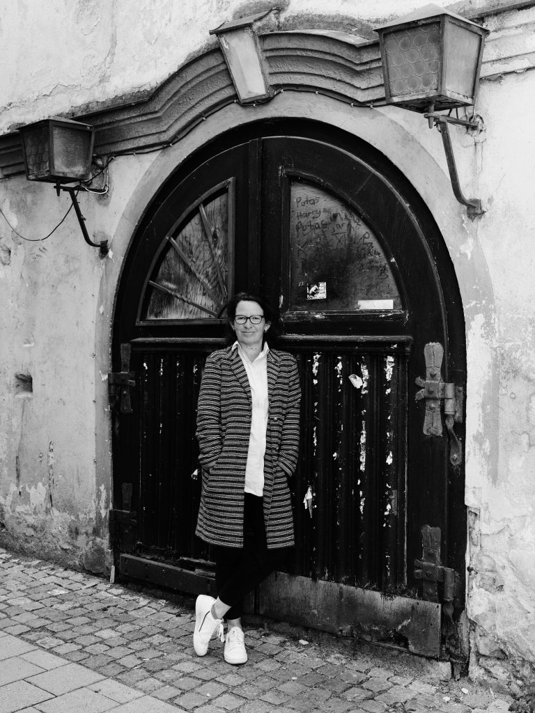 Schriftstellerin und Kinderbuchautorin Margit Auer, fotografiert von Gerald von Foris