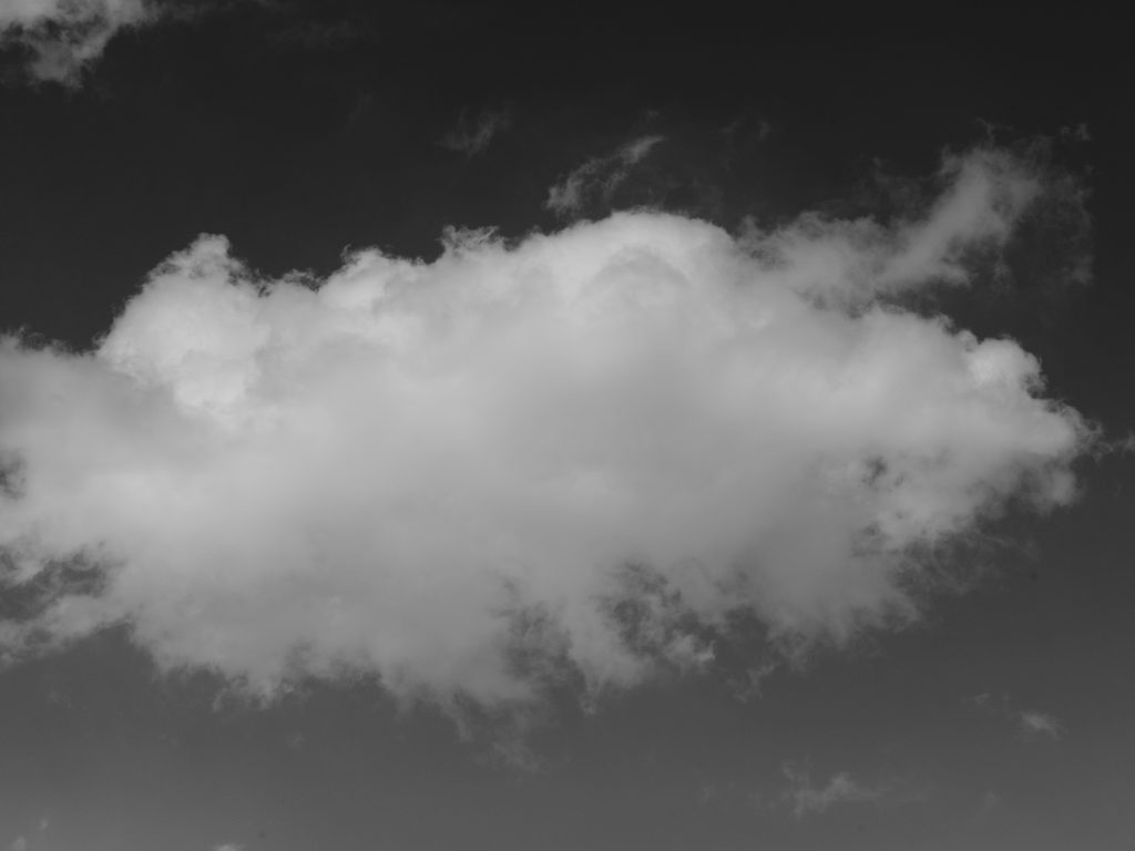 Eine Wolke am Hohenpeißenberg
